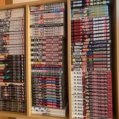 本棚と漫画の画像