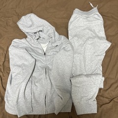 ユニクロセットアップパーカー(L) 上下グレー ほぼ新品