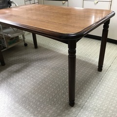 ⭕️カリモク高級ダイニングテーブル 　引越しの為、出品致します。 値下げ交渉可能。お気軽にお申し付け下さい。買い手が見つからない場合には今月末に削除致します。⭕️の画像