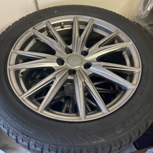 車のパーツ タイヤ、ホイール