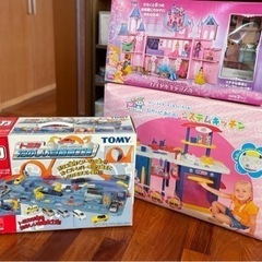 トミカ　楽しい自動車工場、ロイヤルキャッスル、ひかりとおとのシス...