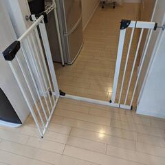 【無料】差し上げます 白のベビーゲート 簡単取り付け出来ますの画像