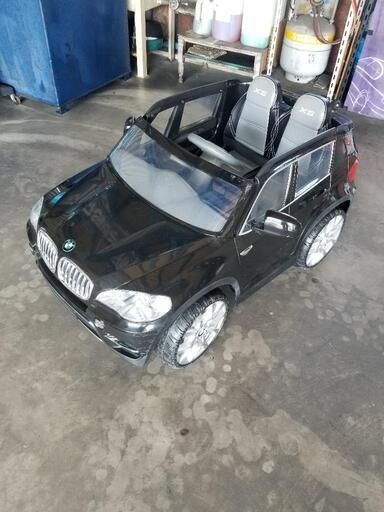 電動カー　BMW X5 おもちゃ