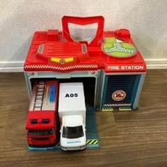 消防車　救急車の画像