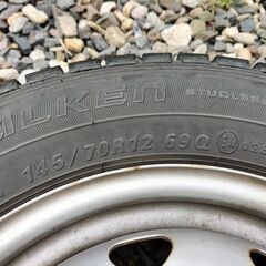 スチールホイール スタッドレスタイヤ付 12インチ P.C.D マルチ 145/70R12の画像