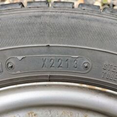 スチールホイール スタッドレスタイヤ付 12インチ P.C.D マルチ 145/70R12の画像