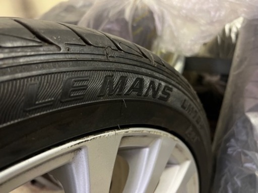 車のパーツ タイヤ、ホイール