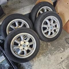 車のパーツ タイヤ、ホイール