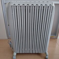 デロンギのオイルヒーターです(9連結)。の画像
