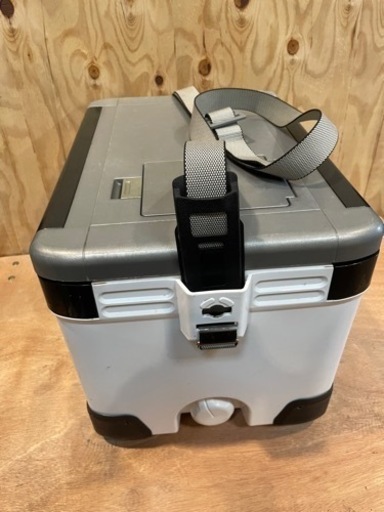 ☆中古品 ダイワ DAIWA プロバイザー PROVISOR ZSS-2100X クーラーボックス 投入口付き☆