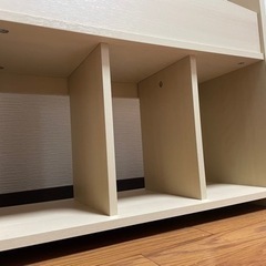 絵本ラックの画像