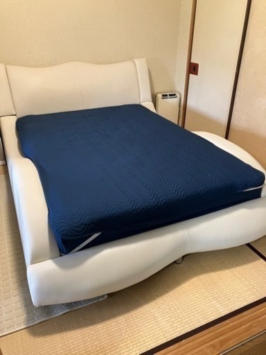 ワイドダブルベッド