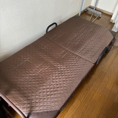 折りたたみ シングルベッドの画像