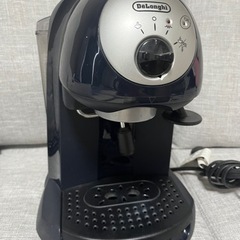 デロンギ エスプレッソマシンの画像