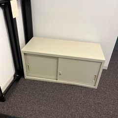 鍵付きキャビネット小さい