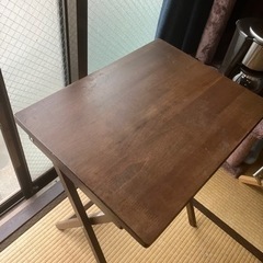 折りたたみ式デスクの画像
