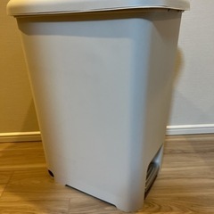 ニトリ ゴミ箱 45Lの画像