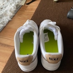 ナイキ Woman スニーカーの画像