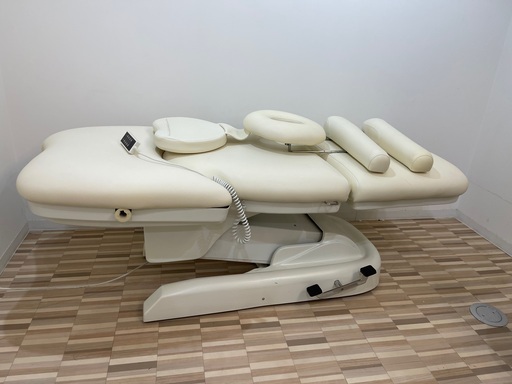 電動ベッドエステやボディーマッサージ幅広です。