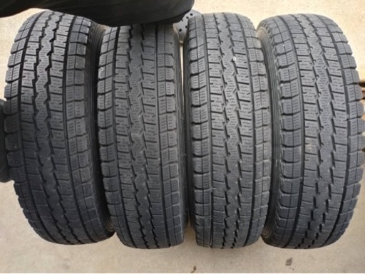 車のパーツ タイヤ、ホイール