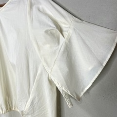 ナノユニバース ブラウスの画像