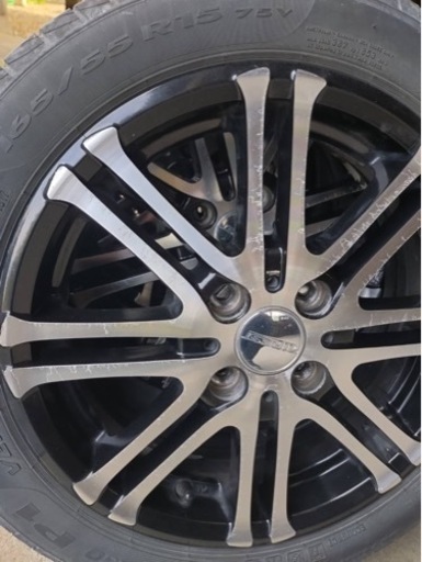 車のパーツ タイヤ、ホイール