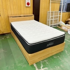 ?激安‼️ニトリ睡眠、ダブルベッド、マットレス付きコンセント付き?R166