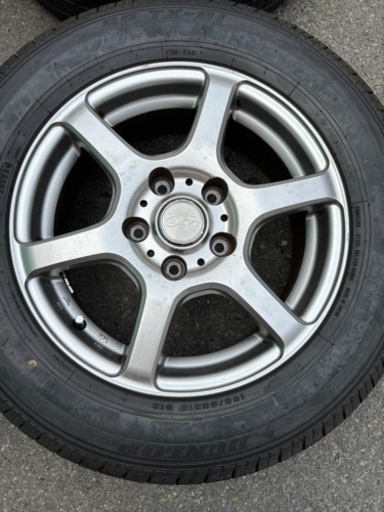 車のパーツ タイヤ、ホイール