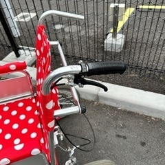 リクライニング車椅子の画像