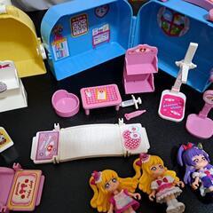 プリコーデドール７体　スイートプリキュア　魔法使いプリキュア　小さいハウス２つの画像