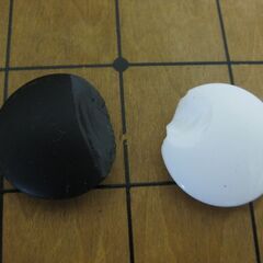 脚付き 囲碁盤 へそなし ＆ 碁石(黒100個、白120個) セット 幅42cm×奥行45cm×厚み15cm の画像