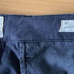 【中古】GAP メンズ　パンツ　ボトムス　８分丈　32サイズ　ズボン　綿　コットン　サマーズボン　紺色の画像