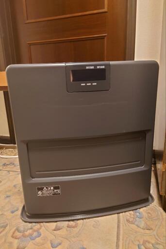 石油ファンヒーター　灯油タンク2個