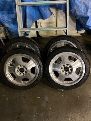 車のパーツ タイヤ、ホイール