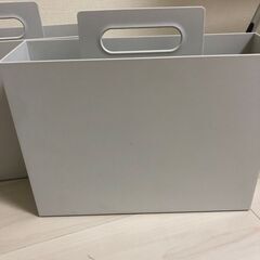 オフィスデポオリジナル 壁掛け書類ラック シルバー 無印　持ち手付きファイルボックス　各２個セット【4/25（木）迄に引き取り可能な方】の画像