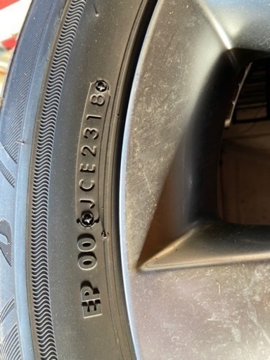 車のパーツ タイヤ、ホイール