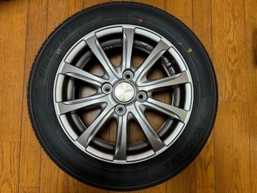 車のパーツ タイヤ、ホイール