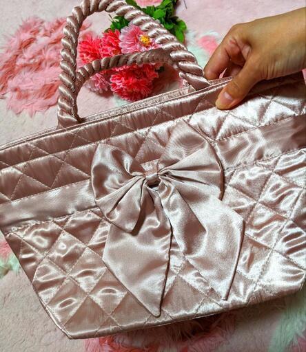 美品♡ピンク♡ツルツルサテン♡リボン付き♡姫♡バッグ
