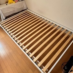 ダブルベッドの画像