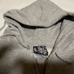 美品 OKAMOTO'S パーカー Lサイズ お譲りします。の画像