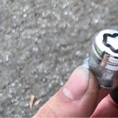 ホイールのロックナット取り外します。埼玉北部　タイヤ交換　スタッドレス　履き替え - 児玉郡