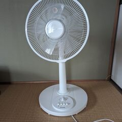 無料！静かでパワフルな白い扇風機　アイリスオーヤマ　PF-301...