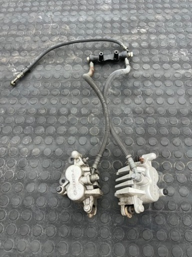 ゼファーχ400 純正　ブレーキキャリパー