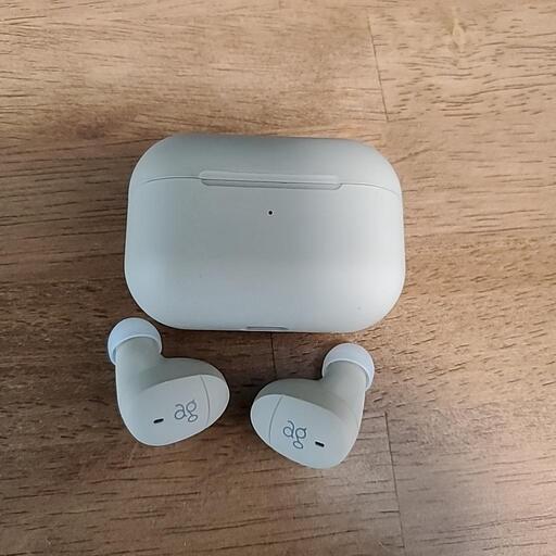 (中古)(箱無し)Bluetooth イヤホン ag COTSUBU クリーム