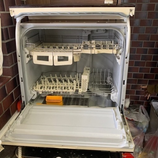 パナソニック　NP-TR8　食器洗い乾燥機　5～6人用　食洗器