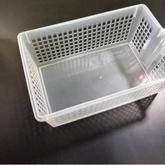 プラスチック　小物入れ