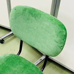 【新品 未使用品】スクールチェア ペッパーⅡ ベルベット GN 肘無 緑 グリーン 参考価格10600円の画像