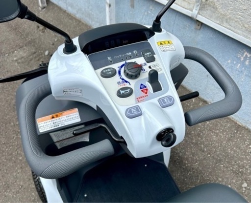 札幌市内配送可 美品 23年購入 SUZUKI スズキ セニアカー 電動カート ET4D-45 新色ブリリアントホワイトパール