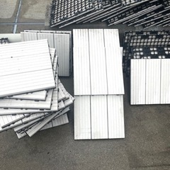 値下げ中【108枚】ウッドタイル　デッキパネル　ウッドパネルの画像