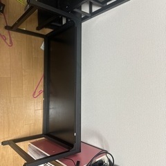 作業デスクと本棚のセットの画像